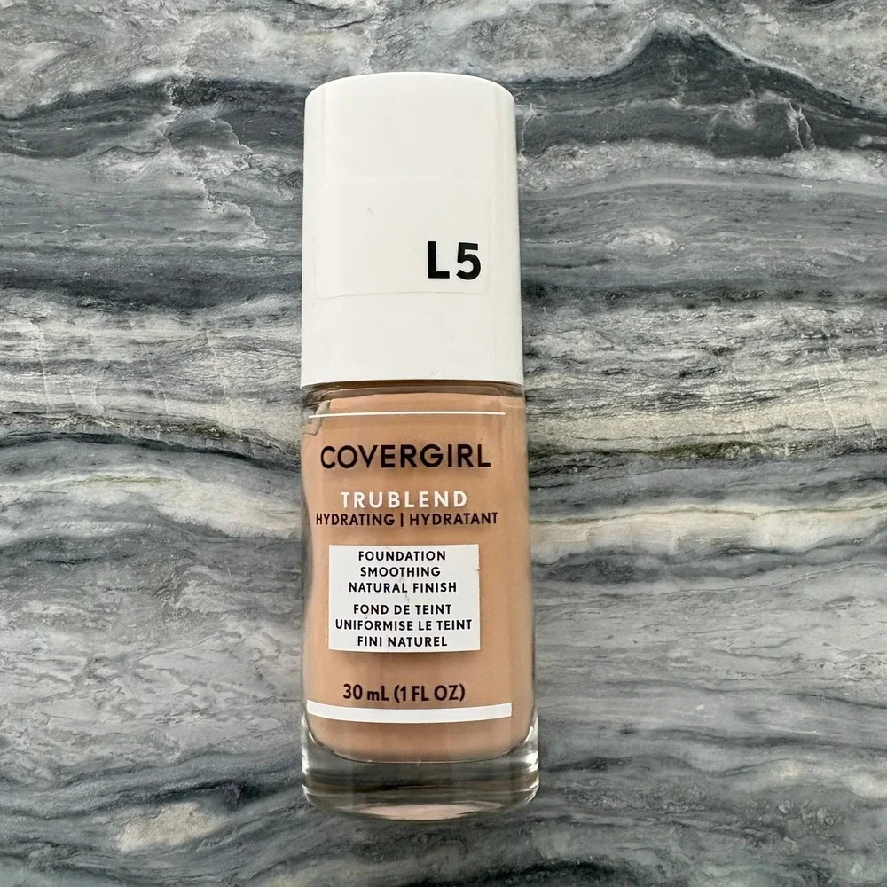 Covergirl TruBlend Hydrating Foundation L5 Creamy Natural 1 fl oz Smoothing